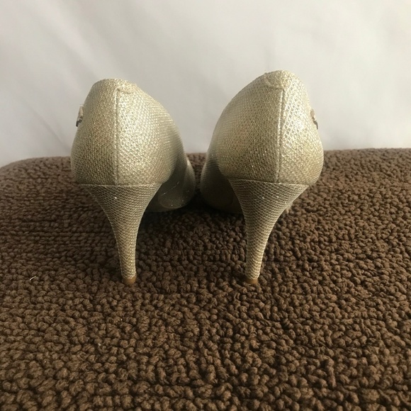 Fergalicious Sparkle Silver/Gold Heels - Picture 5 of 7